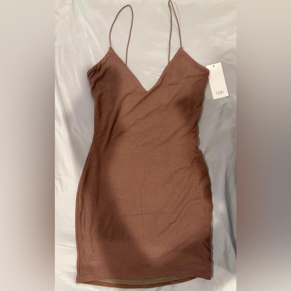Tobi Ribbed Chocolate Brown V‑Neck Bodycon Dress
